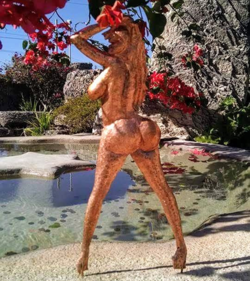 Elegant Sexy Female Statue