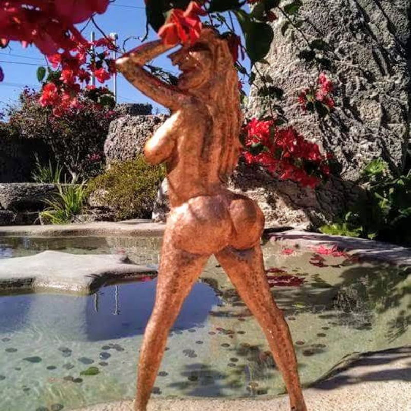 Elegant Sexy Female Statue